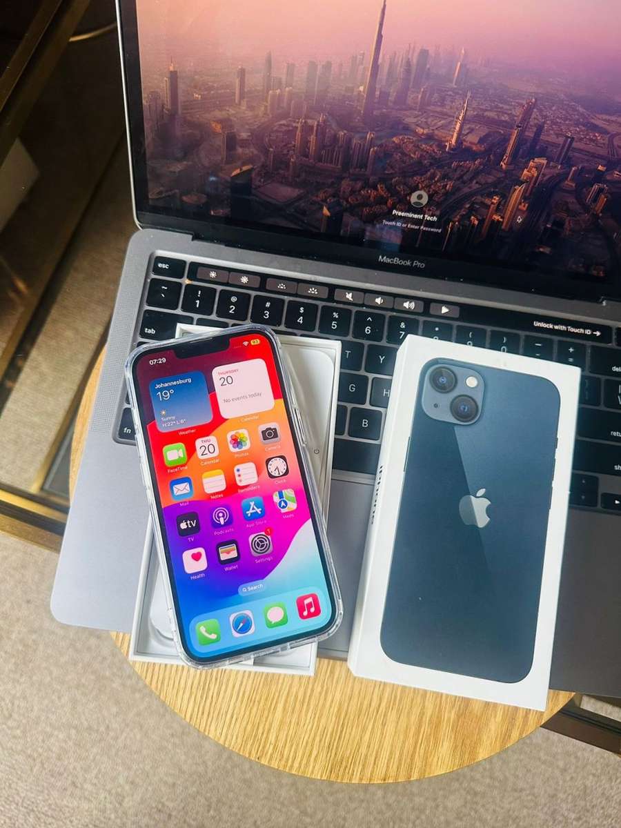 iPhone 13 , Midnight (128GB)  Excellent Pre-owned  Condition + box, charger and Accessories