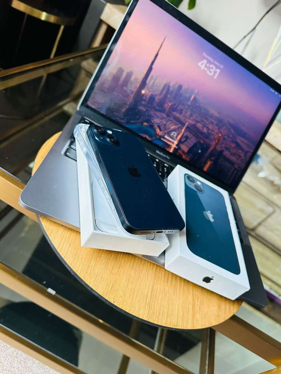 iPhone 13 , Midnight (128GB)  Excellent Pre-owned  Condition + box, charger and Accessories