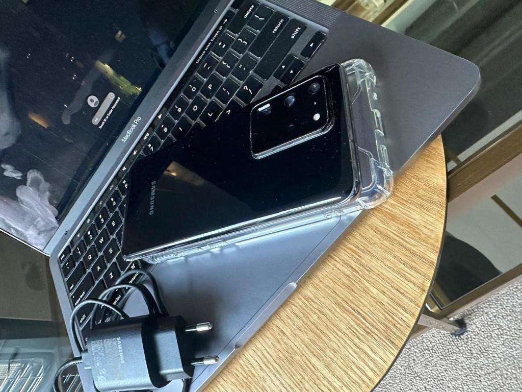 Samsung Galaxy S20 Ultra, Black 12GB RAM (256GB)