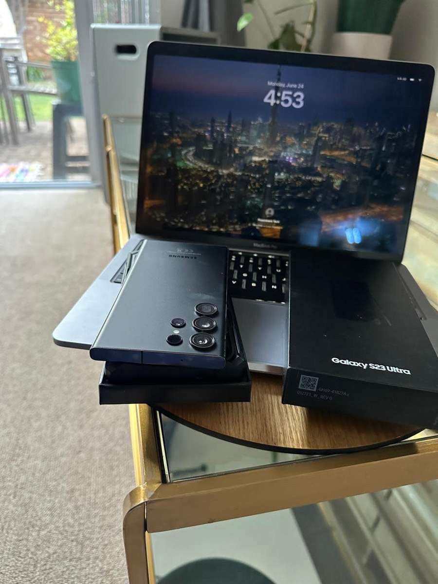 Samsung Galaxy S23 Ultra Phantom Black 12GB RAM (256GB) In Prestine Condition + Box & Accessories