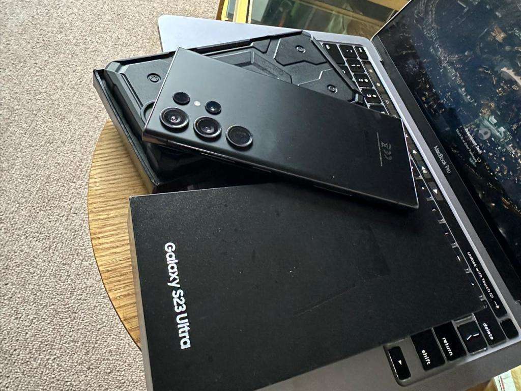 Samsung Galaxy S23 Ultra Phantom Black 12GB RAM (256GB) In Prestine Condition + Box & Accessories