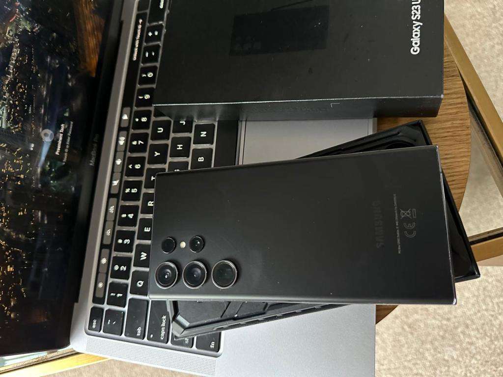 Samsung Galaxy S23 Ultra Phantom Black 12GB RAM (256GB) In Prestine Condition + Box & Accessories