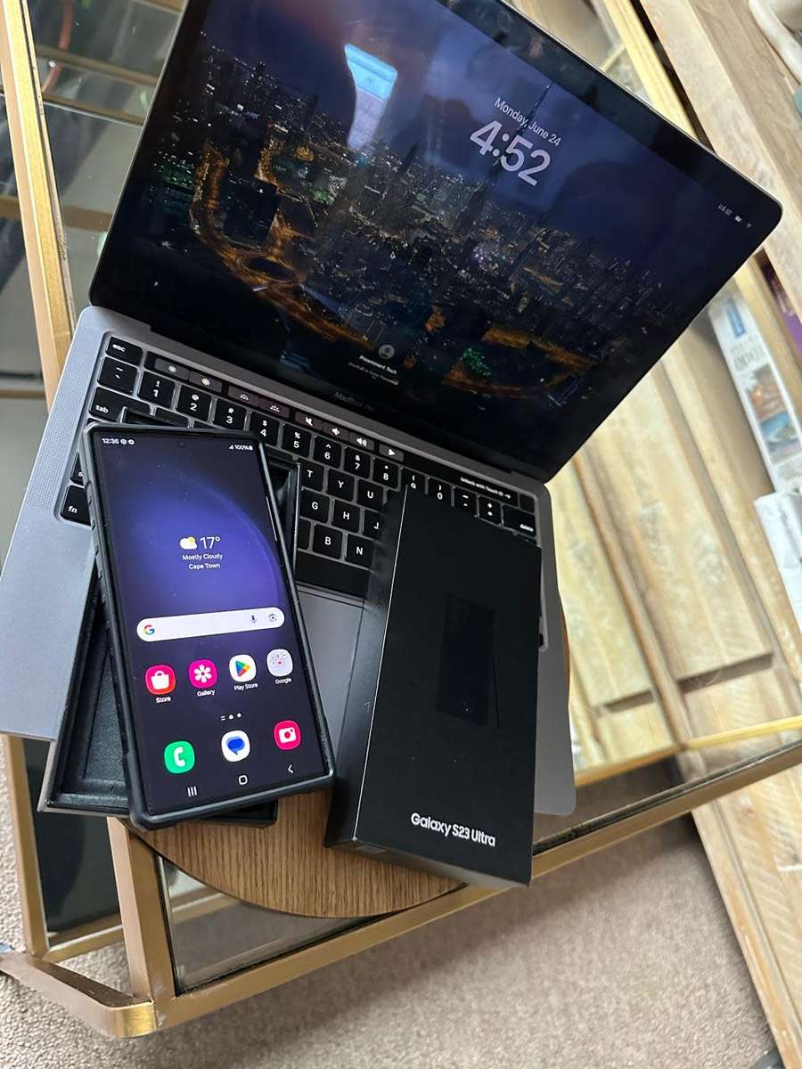 Samsung Galaxy S23 Ultra Phantom Black 12GB RAM (256GB) In Prestine Condition + Box & Accessories