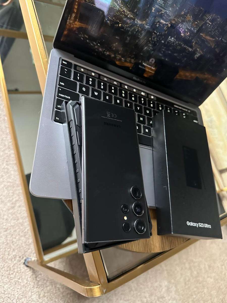 Samsung Galaxy S23 Ultra Phantom Black 12GB RAM (256GB) In Prestine Condition + Box & Accessories