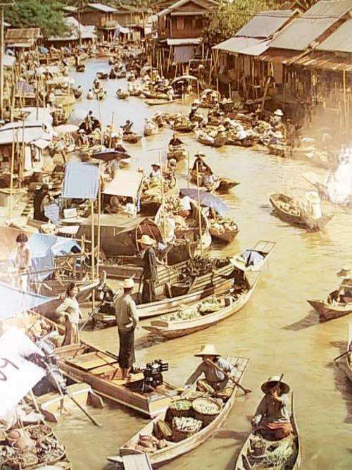 THE READER'S DIGEST BOOK OF WORLD TRAVEL