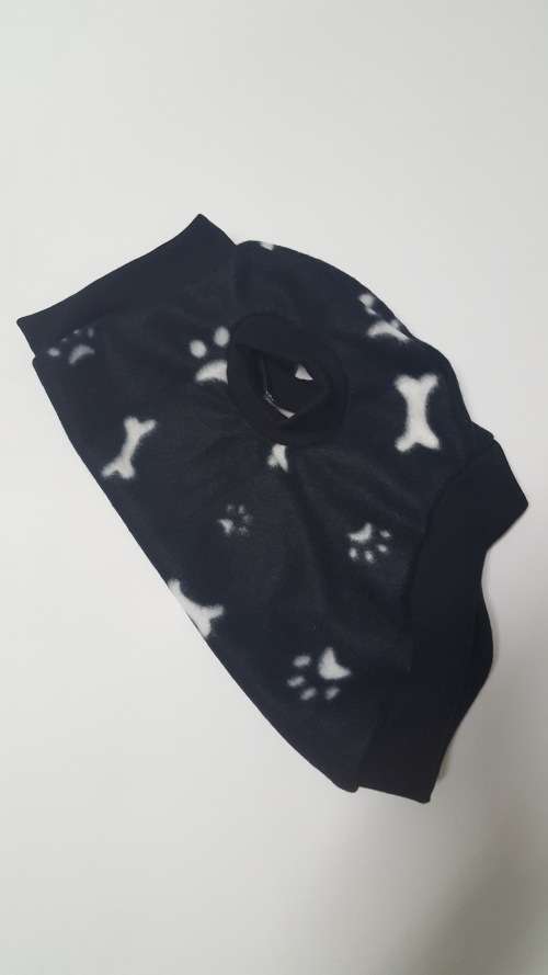fleece dog jersey black paw/bone print x-large