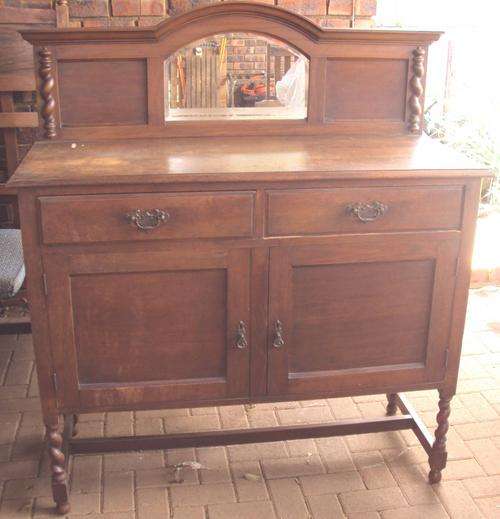 OAK BARLEY TWIST SIDE BOARD