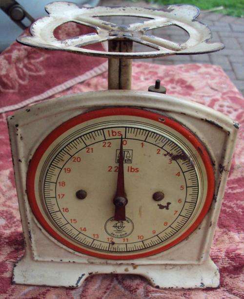 Old  22 Pound Kitchen Scale