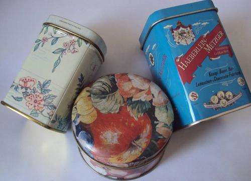 3 Small Tins