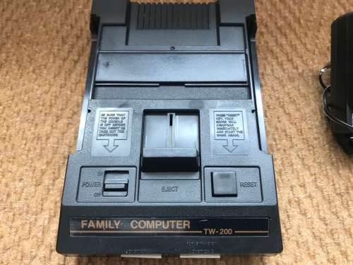 Retro Gaming Bundle - Atari 2600 and Famicom