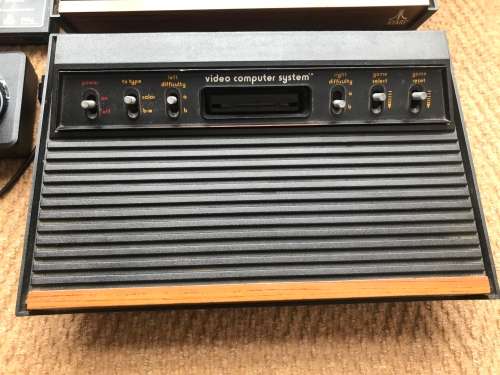 Retro Gaming Bundle - Atari 2600 and Famicom