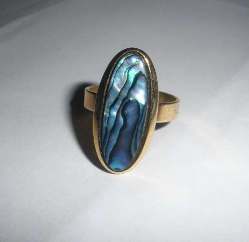 SALE! Vintage gold tone Paua shell ring