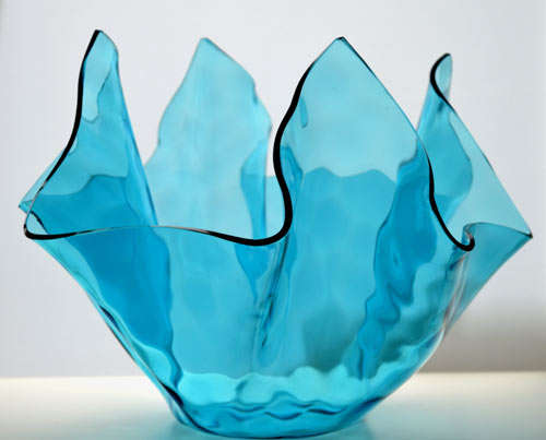* A MAGNIFICENT BLUE 'HANDKERCHIEF' MURANO BOWL (VENINI) MID 20TH CENTURY ART GLASS AT ITS VERY BEST