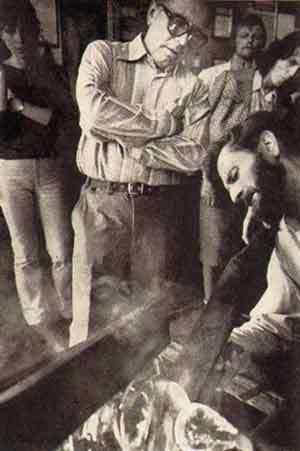 *SIGNED!! DAZZLINGLY BEAUTIFUL MODERN CZECH ART GLASS VASE (SPACEK) WITH METAL INCLUSIONS