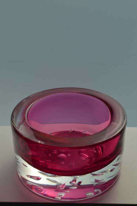 DAZZLINGLY BEAUTIFUL MODERN PINK CZECH ART BOWL DESIGNED BY JAROSLAV SVOBODA (1938-) IN 1974