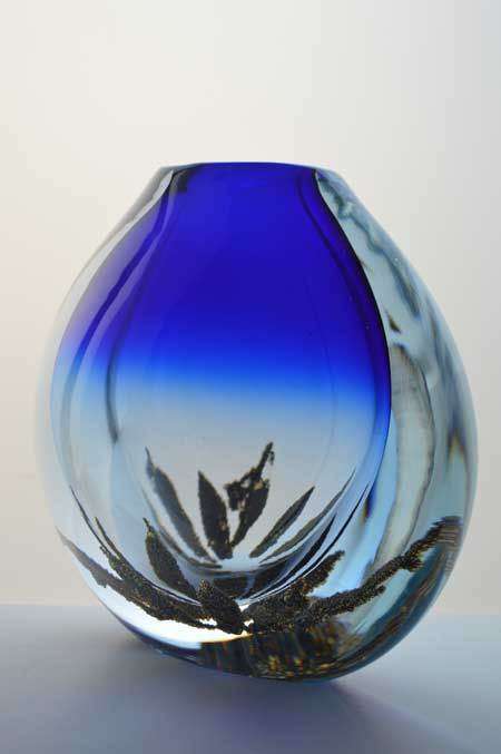 *SIGNED!! DAZZLINGLY BEAUTIFUL MODERN CZECH ART GLASS VASE (SPACEK) WITH METAL INCLUSIONS