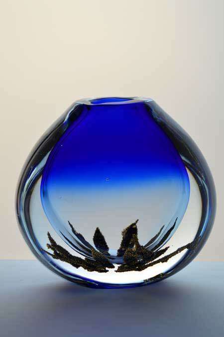 *SIGNED!! DAZZLINGLY BEAUTIFUL MODERN CZECH ART GLASS VASE (SPACEK) WITH METAL INCLUSIONS