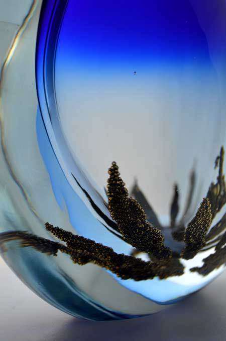 *SIGNED!! DAZZLINGLY BEAUTIFUL MODERN CZECH ART GLASS VASE (SPACEK) WITH METAL INCLUSIONS