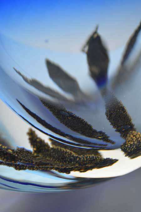 *SIGNED!! DAZZLINGLY BEAUTIFUL MODERN CZECH ART GLASS VASE (SPACEK) WITH METAL INCLUSIONS