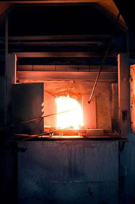 *SIGNED!! DAZZLINGLY BEAUTIFUL MODERN CZECH ART GLASS VASE (SPACEK) WITH METAL INCLUSIONS