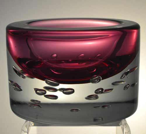 DAZZLINGLY BEAUTIFUL MODERN PINK CZECH ART BOWL DESIGNED BY JAROSLAV SVOBODA (1938-) IN 1974