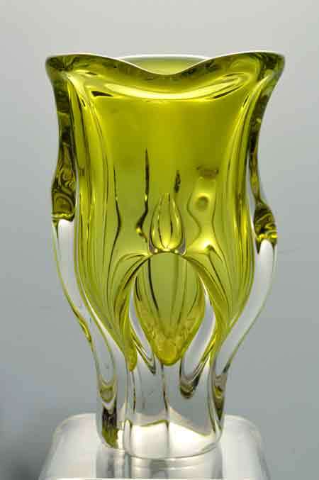 DAZZLINGLY BEAUTIFUL CZECH ART GLASS CHRIBSKA VASE DESIGNED BY PROF JOSEF HOSPODKA IN THE 1970s