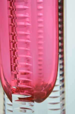 A BEAUTIFUL PINK AND CLEAR HAND-CUT CZECH ART GLASS SCULPTURAL VASE : A GIFT AT THIS STARTING PRICE!