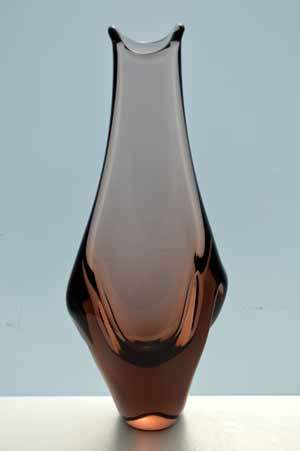 * MAGNIFICENT ZBS CZECH ART GLASS VASE, DESIGNED BY PROF MILOSLAV KLINGER (1922-1999)