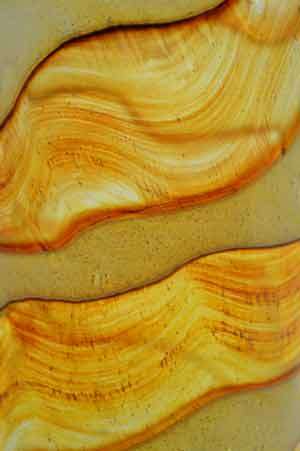 A RARE MICHAEL HARRIS MDINA ART GLASS VASE FROM THE 1970s : AUTUMN RANGE IN SHADES OF AMBER & BROWN