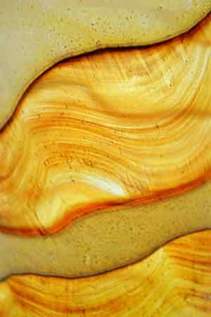 A RARE MICHAEL HARRIS MDINA ART GLASS VASE FROM THE 1970s : AUTUMN RANGE IN SHADES OF AMBER & BROWN