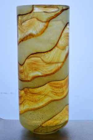 A RARE MICHAEL HARRIS MDINA ART GLASS VASE FROM THE 1970s : AUTUMN RANGE IN SHADES OF AMBER & BROWN