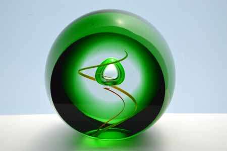 PERHAPS THE FINEST SCULPTURAL PAPERWEIGHT EVER! CONTEMPORY & MODERN DESIGN BY PAVEL HAVELKA (1969-)