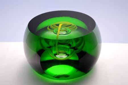 PERHAPS THE FINEST SCULPTURAL PAPERWEIGHT EVER! CONTEMPORY & MODERN DESIGN BY PAVEL HAVELKA (1969-)