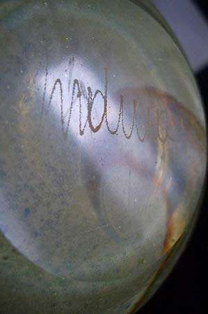 A RARE MICHAEL HARRIS MDINA ART GLASS VASE FROM THE 1970s : AUTUMN RANGE IN SHADES OF AMBER & BROWN