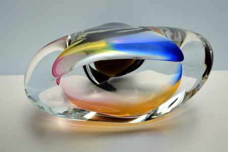 * A DAZZLINGLY BEAUTIFUL NOVY BOR (BOROCRYSTAL) SCULPTURAL ART GLASS ASHTRAY / BOWL FROM THE 1960s