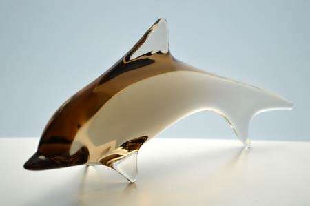 ELEGANT EARLY 1970s ZBS CZECH ART GLASS SCULPTURE OF A DOLPHIN, DESIGNED MILOSLAV JANKU (1916-1994)