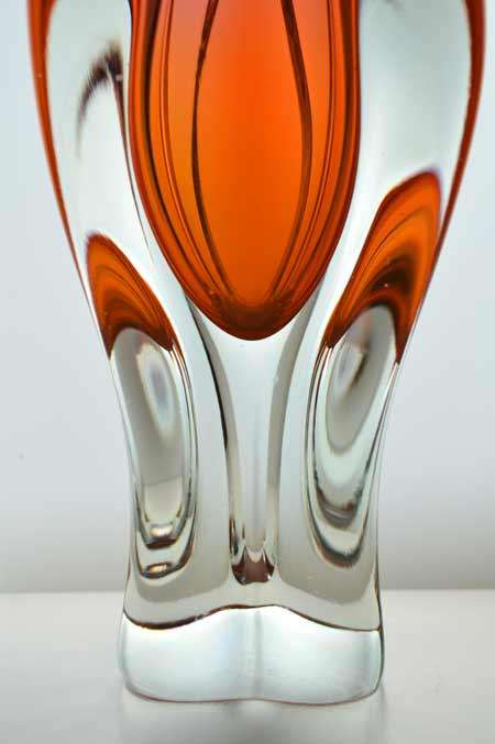 EXTRA LARGE CZECH ART GLASS CHRIBSKA SCULPTURAL VASE DESIGNED BY PROF JOSEF HOSPODKA IN THE 1970s