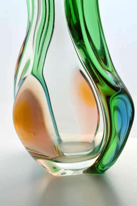 * A MAGNIFICENT & MOST ELEGANT CZECH ART GLASS VASE DESIGNED BY FRANTISEK ZEMEK FOR MSTISOV