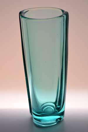 RARE & BEAUTIFUL CZECH ART GLASS ARCHITECTURAL VASE, DESIGNED BY MILOS FILIP IN 1966 FOR ROSICE SKLO