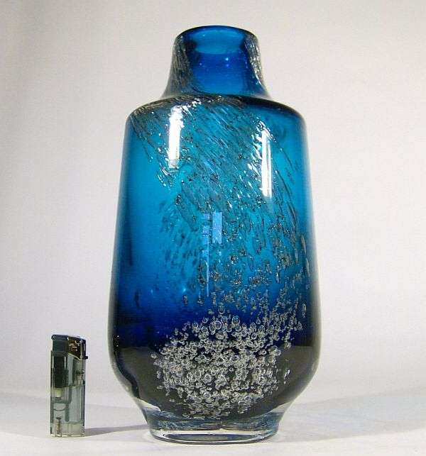 LARGE COBALT BLUE WITH AIR BUBBLES : A 70s BEAUTY DESIGNED BY HEINRICH LOFFELHART FOR SCHOTT ZWIESEL