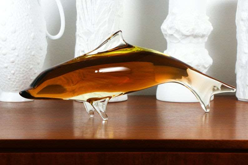 ELEGANT EARLY 1970s ZBS CZECH ART GLASS SCULPTURE OF A DOLPHIN, DESIGNED MILOSLAV JANKU (1916-1994)