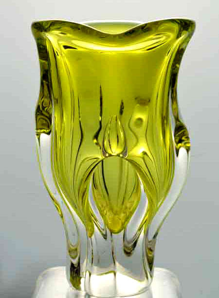 DAZZLINGLY BEAUTIFUL CZECH ART GLASS CHRIBSKA VASE DESIGNED BY PROF JOSEF HOSPODKA IN THE 1970s