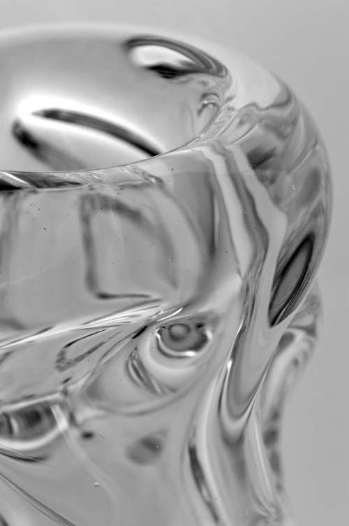 * A DAZZLINGLY BEAUTIFUL SKRDLOVICE ART GLASS VASE, DESIGNED BY JAN BERANEK (1933-)