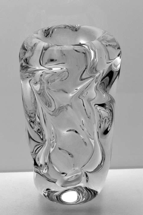 * A DAZZLINGLY BEAUTIFUL SKRDLOVICE ART GLASS VASE, DESIGNED BY JAN BERANEK (1933-)