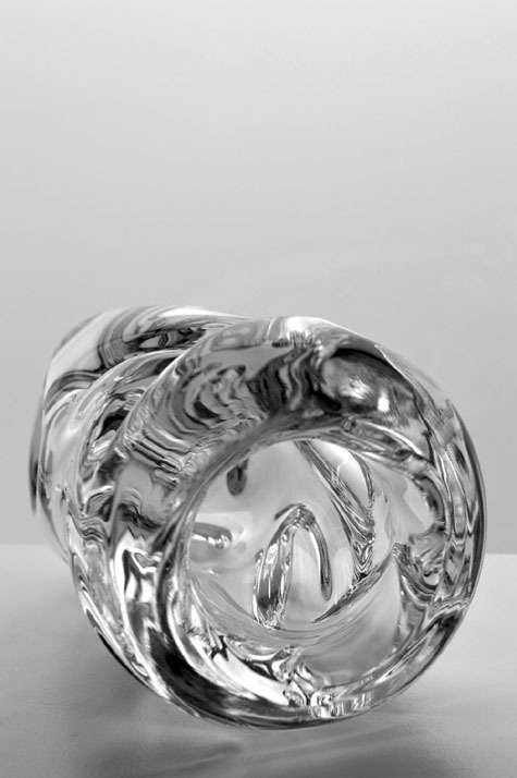* A DAZZLINGLY BEAUTIFUL SKRDLOVICE ART GLASS VASE, DESIGNED BY JAN BERANEK (1933-)