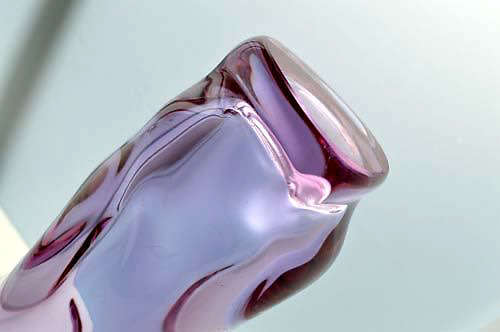 * MOST ELEGANT NEODYMIUM CZECH ART GLASS VASE, DESIGNED BY PROF MILOSLAV KLINGER (1922-1999)