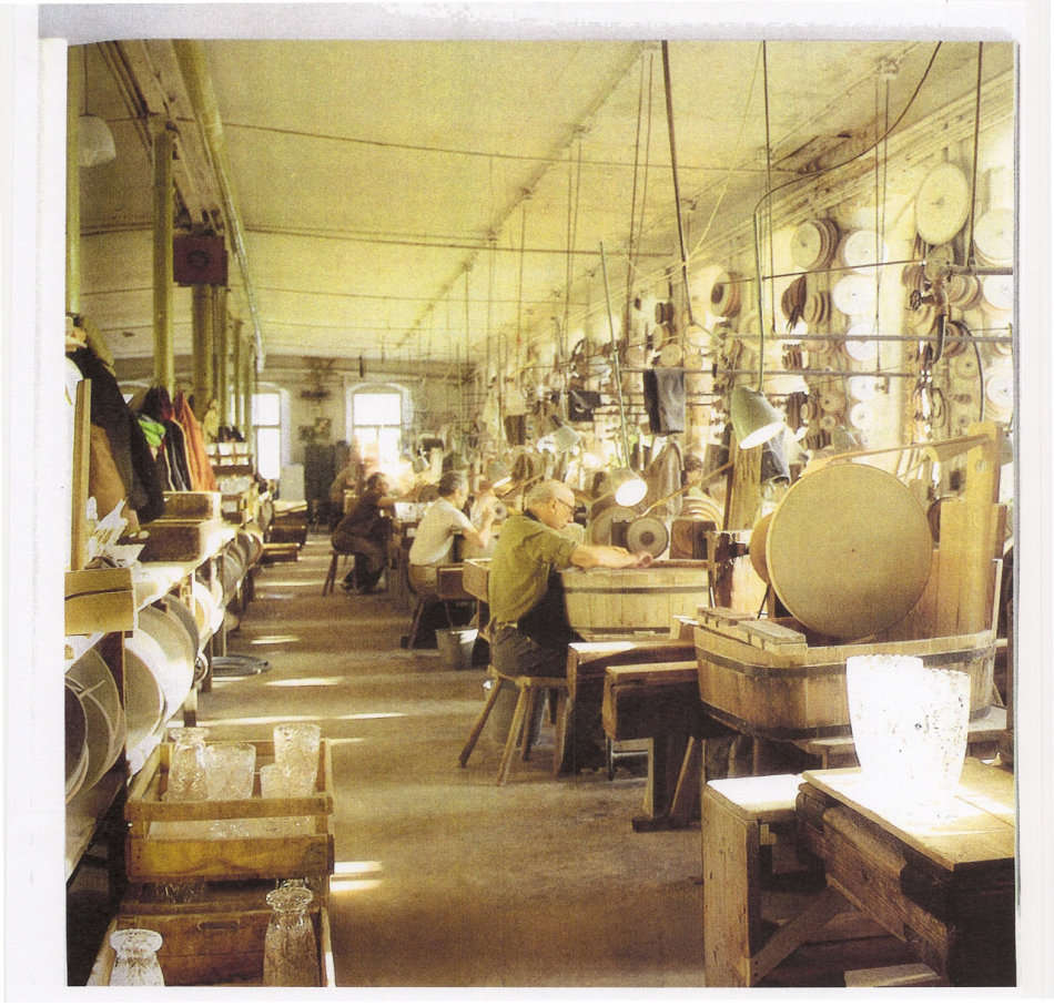 * MOST ELEGANT VIOLET and CLEAR CZECH ART GLASS BOWL, DESIGNED BY PROF MILOSLAV KLINGER (1922-1999)