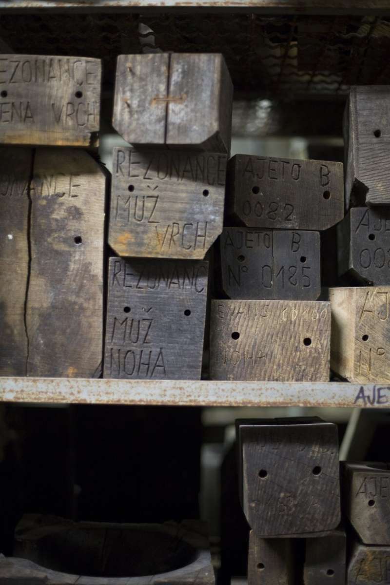 LEGENDS OF CZECH GLASS: BERANEK & SKRDLOVICE. A SIGNED, BRAND NEW RARE BOOK ON 20thC CZECH ART GLASS