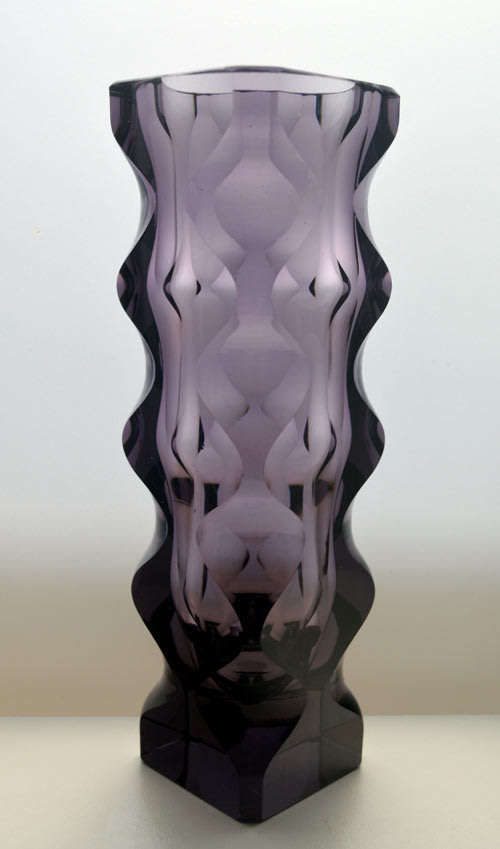 A RARE AUBERGINE CZECH SCULPTURAL ART GLASS VASE, DESIGNED BY OLDRICH LIPSKY FOR EXBOR IN 1960