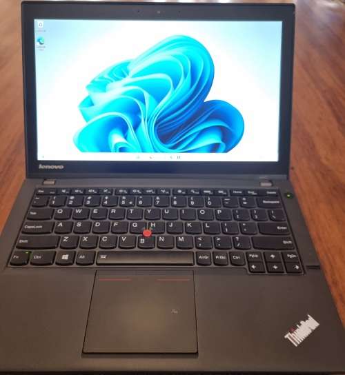 Lenovo ThinkPad X240 UltraBook,Intel Core i7-4600U@2.69GHz,8GB RAM,128GB SSD,12.5` Touch Screen